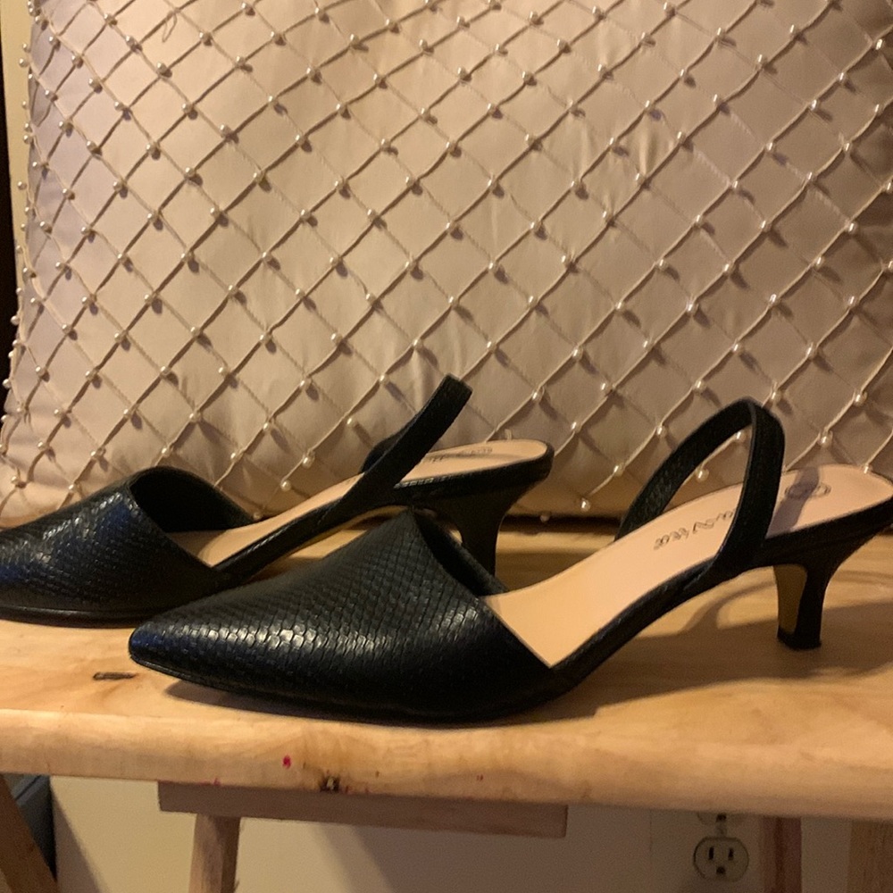 Bella Vita Black Slingback Kitten Heel Pumps